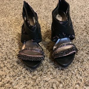 Unique heels from the buckle
